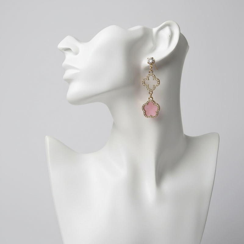 Boucles d’oreilles brillantes fleur rose pâle pendantes