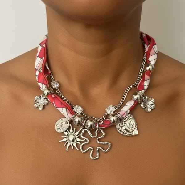 MAGNIFIQUE COLLIER TISSU ARGENT