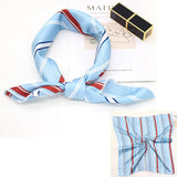 🧣 Petit Foulard Carré en Satin Imprimé