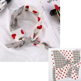 🧣 Petit Foulard Carré en Satin Imprimé