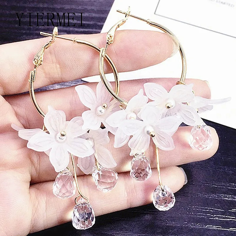 💧 Boucles d’Oreilles Goutte d’Eau en Acrylique – Cristal & Fleurs Élégantes ✨