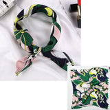 🧣 Petit Foulard Carré en Satin Imprimé