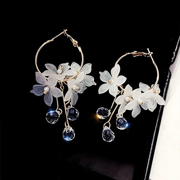 💧 Boucles d’Oreilles Goutte d’Eau en Acrylique – Cristal & Fleurs Élégantes ✨