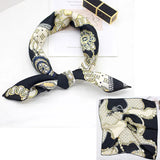 🧣 Petit Foulard Carré en Satin Imprimé
