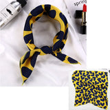 🧣 Petit Foulard Carré en Satin Imprimé