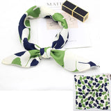 🧣 Petit Foulard Carré en Satin Imprimé