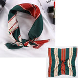 🧣 Petit Foulard Carré en Satin Imprimé