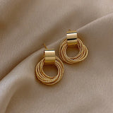 💛 Boucles d’Oreilles Pendantes Rondes Vintage – Style Géométrique Élégant ✨