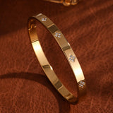 🍀 Bracelet Élégant Femme – Trèfle à 4 Feuilles en Acier Inoxydable & Zircon
