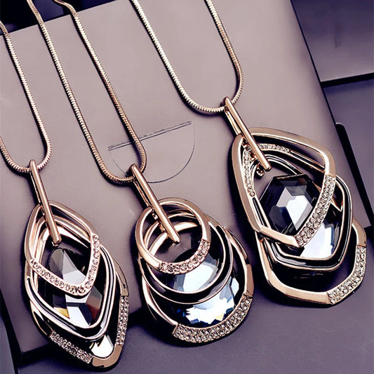 💎 Collier Long Multicouche Femme – Cristal Géométrique Chic & Tendance