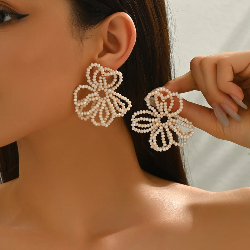 🌸 Boucles d’oreilles florales ajourées en perles