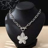 🌸 Collier Pendentif Fleur Bauhinia Rétro – Élégance Simple & Intemporelle ✨