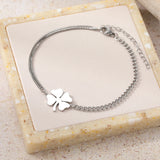 💎 Bracelet Classique Femme – Pendentif Trèfle Chance & Acier Inoxydable Durable