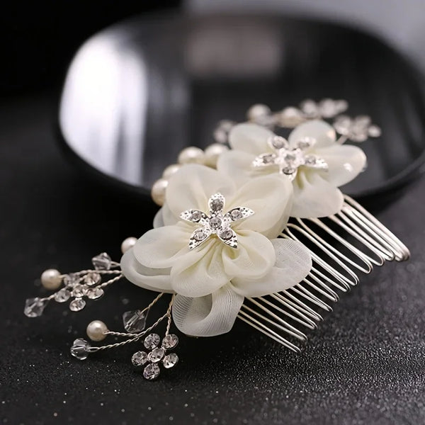 🌸 Peigne à Cheveux de Mariage – Ornements Floraux avec Perles & Strass