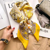🧣 Foulard Carré en Soie 70x70cm – Style Luxe Femme & Accessoire de Sac